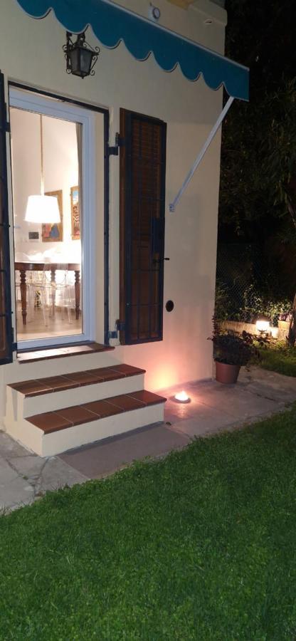 Minimal Chic House Fast Wi-Fi, Private Garden & Free Parking Villa Bologna Kültér fotó